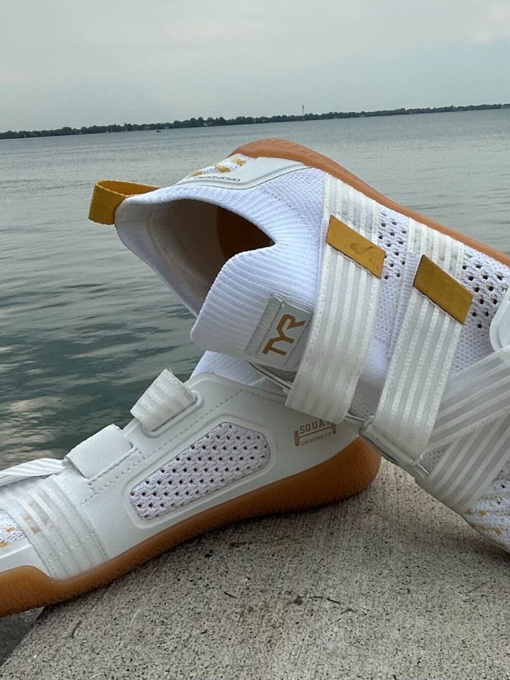 TYR DropZero Barefoot Unisex Weightlifting Shoes White Gold Men 7 Women 8.5
